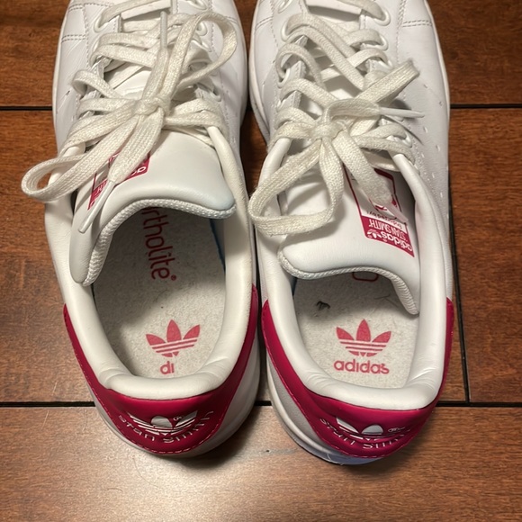 Girls/ Woman’s Adidas Stan Smith - Picture 2 of 4